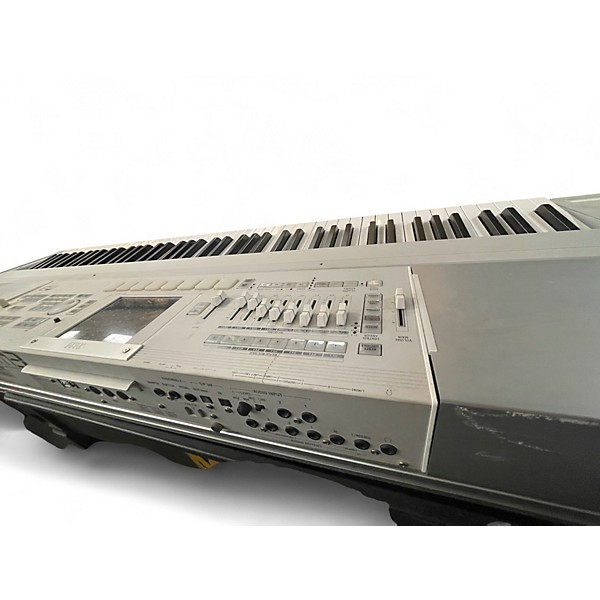 Used KORG M3 88 Key Keyboard Workstation