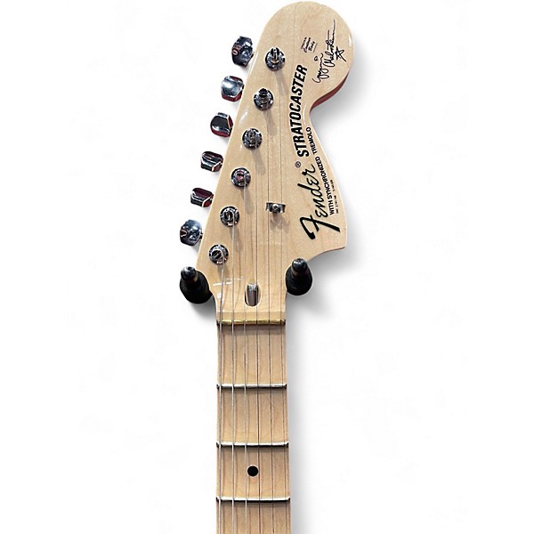 Used Fender Artist Series Yngwie Malmsteen Stratocaster Vintage White Solid Body Electric Guitar