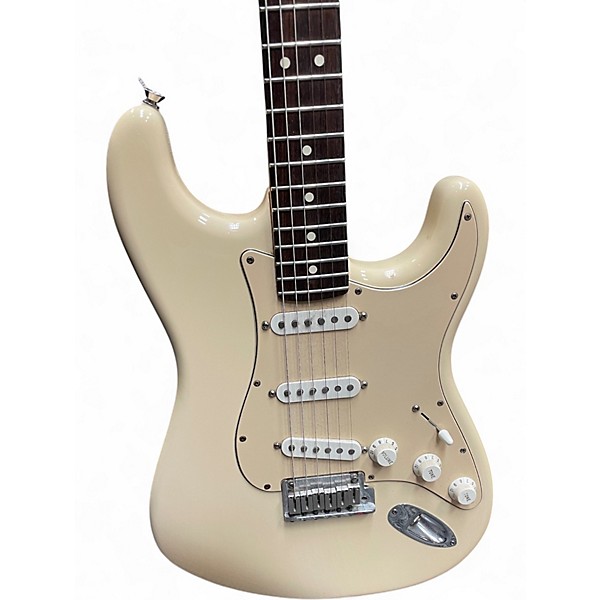 Used 2005 Fender AMERICAN STRATOCASTER Olympic White Solid Body Electric Guitar