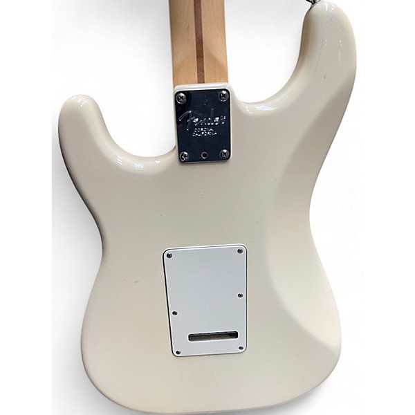 Used 2005 Fender AMERICAN STRATOCASTER Olympic White Solid Body Electric Guitar