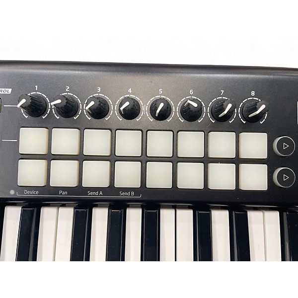 Used 2015 Novation Launchkey 25 Key MIDI Controller