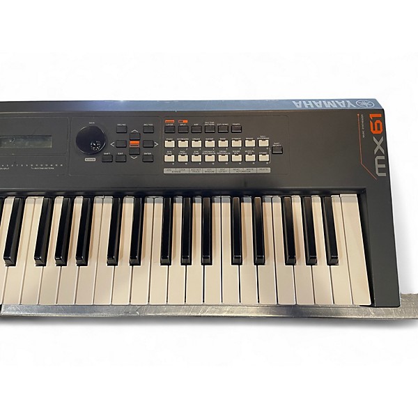 Used Yamaha MX61 61 Key Keyboard Workstation