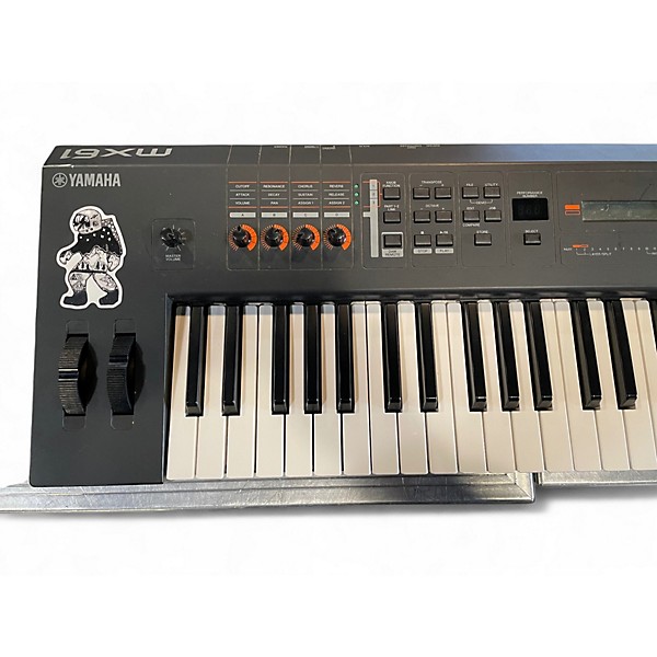 Used Yamaha MX61 61 Key Keyboard Workstation