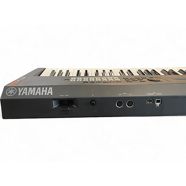 Used Yamaha MX61 61 Key Keyboard Workstation