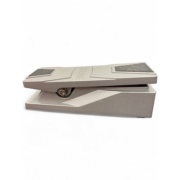 Used BOSS FV30L Pedal