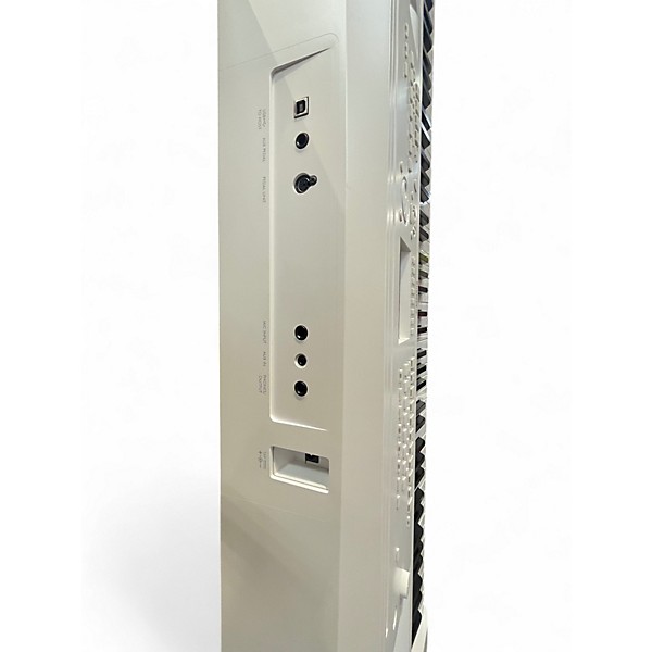 Used Yamaha DGX670 Keyboard Workstation