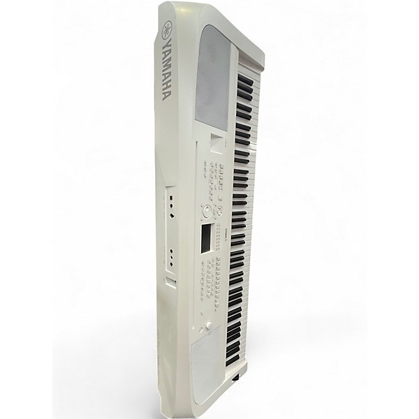 Used Yamaha DGX670 Keyboard Workstation