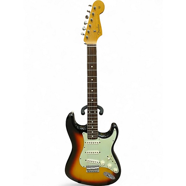 Used Fender 1960 Closet Classic Stratocaster Sunburst Solid Body Electric Guitar