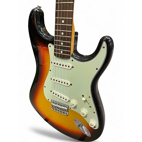 Used Fender 1960 Closet Classic Stratocaster Sunburst Solid Body Electric Guitar