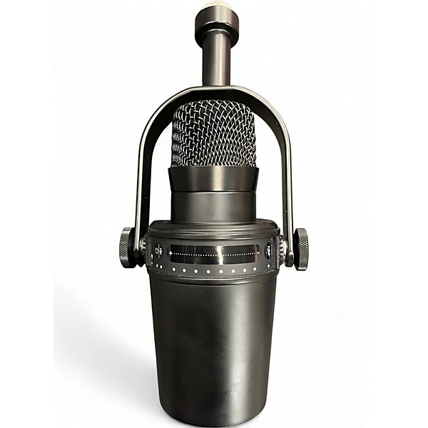 Used Shure MV7 Dynamic Microphone