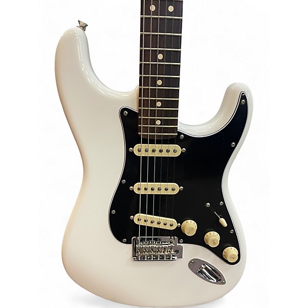 Used Fender Player Stratocaster White Solid Body Electric Guitar