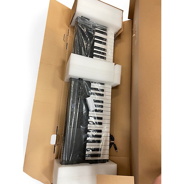 Used Native Instruments Komplete Kontrol A61 MIDI Controller