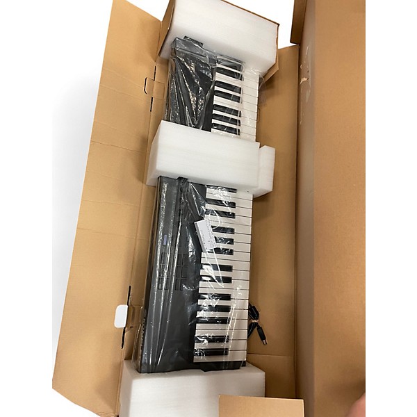 Used Native Instruments Komplete Kontrol A61 MIDI Controller