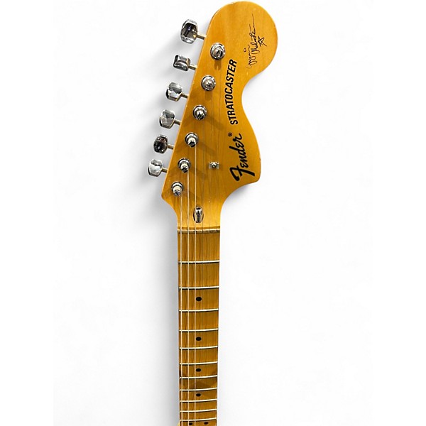 Used Fender Yngwie Malmsteen Fender Japan Custom Edition Stratocaster Antique White Solid Body Electric Guitar