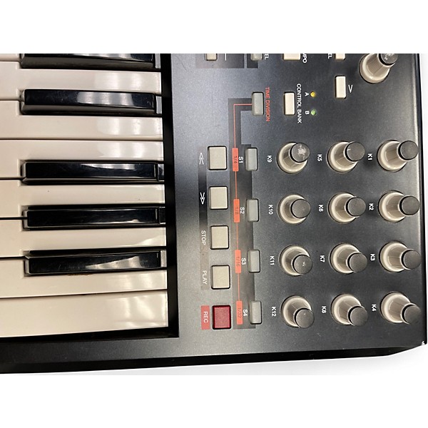 Used Akai Professional MPK225 25-Key MIDI Controller