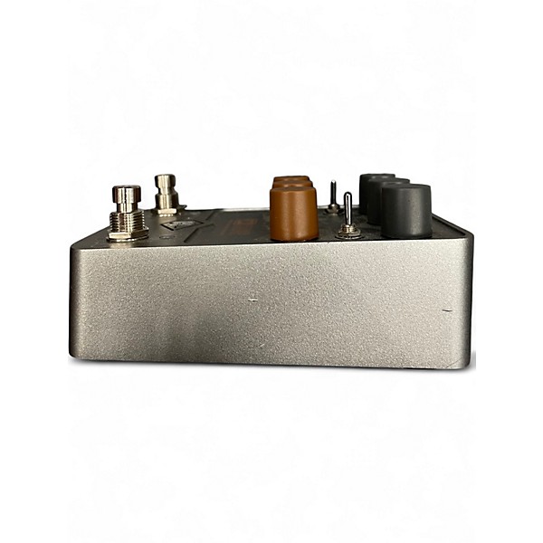 Used Universal Audio OX Stomp Dynamic Speaker Emulator Effect Processor