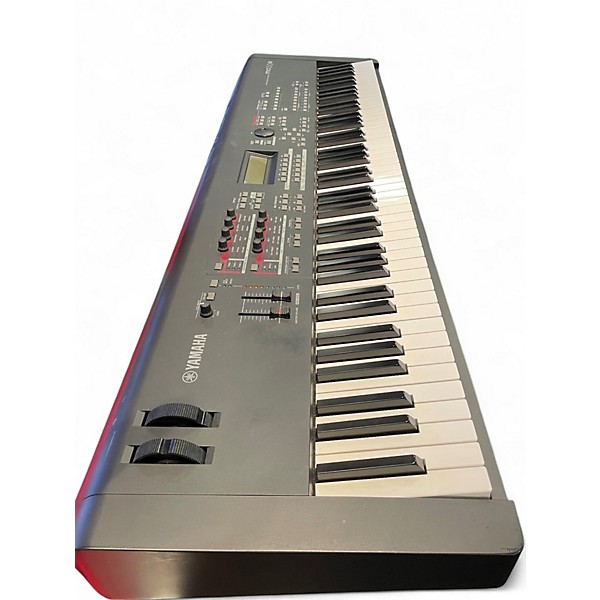 Used Yamaha MOX8 88 Key Keyboard Workstation