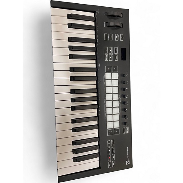 Used Novation LAUNCH KEY 37