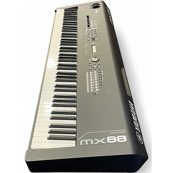 Used Yamaha MX88 Synthesizer