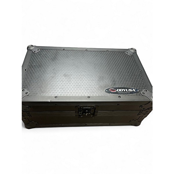 Used Pioneer DJ CDJ3000 W/ODYSSEY ROADCASE DJ Controller