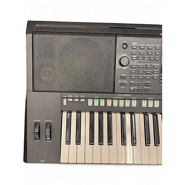 Used Yamaha PSRS950 61 Key Arranger Keyboard
