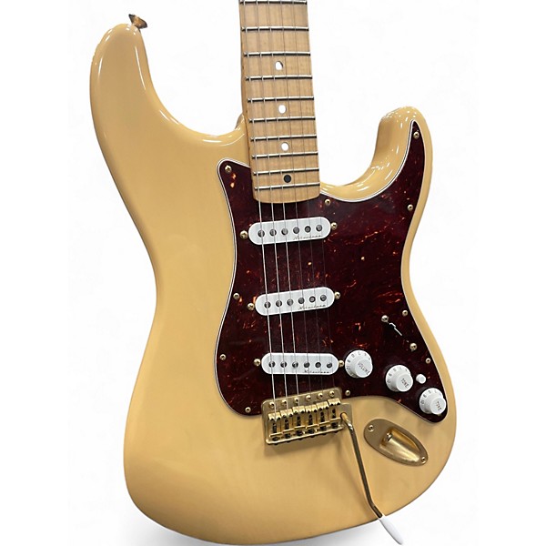 Used Fender Deluxe Players Stratocaster Honey Blonde Solid Body Electric Guitar