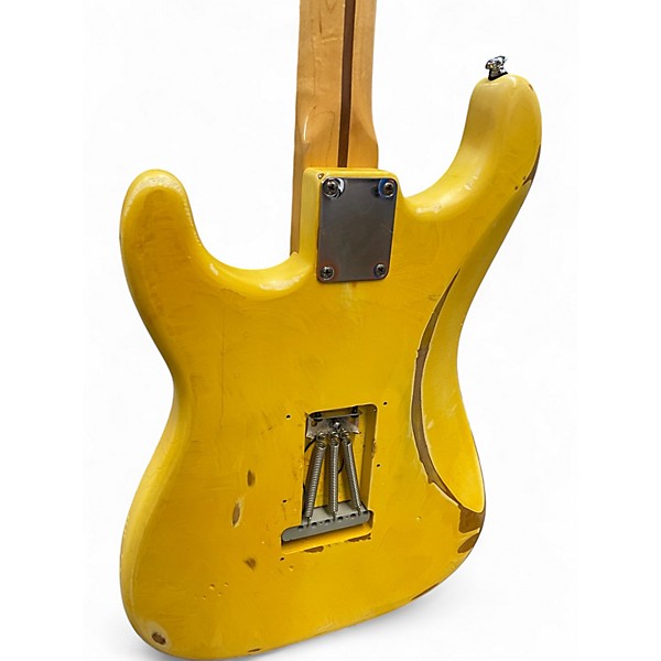 Used Fender Artist Series Yngwie Malmsteen Stratocaster Vintage White Solid Body Electric Guitar