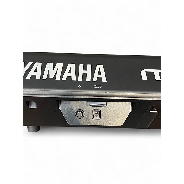 Used Yamaha MOXF8 88 Key Keyboard Workstation