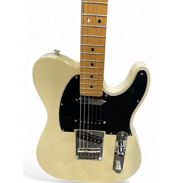 Used Fender Deluxe Nashville Telecaster White Solid Body Electric Guitar