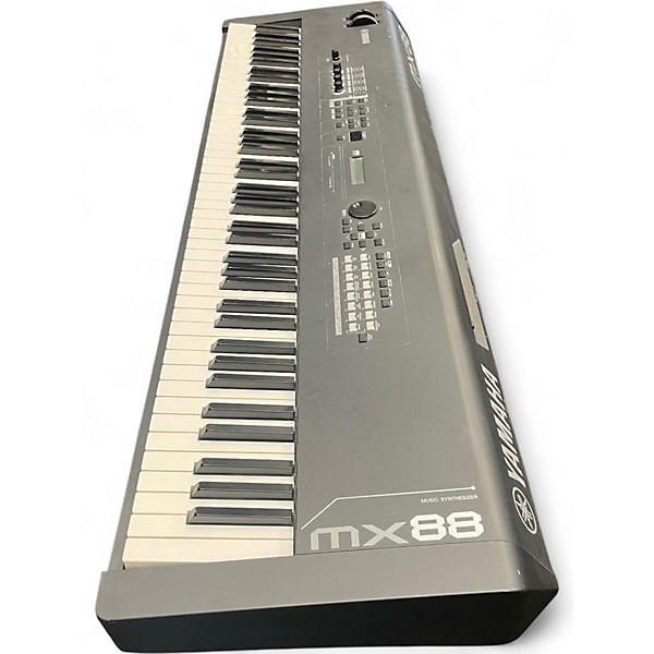 Used Yamaha MX88 Synthesizer
