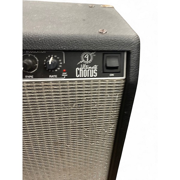 Used Fender Ultimate Chorus Guitar Combo Amp