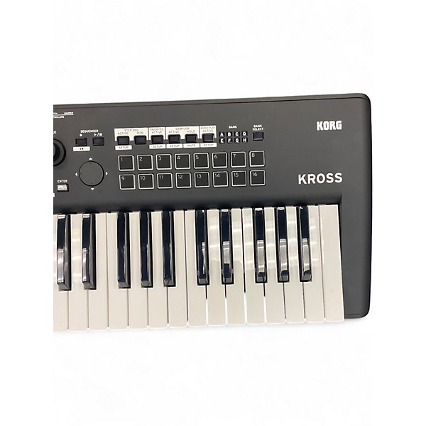Used KORG KROSS 2 61 Key Keyboard Workstation