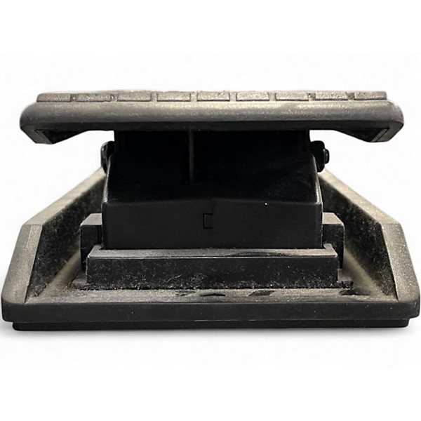 Used Behringer FCV100 Volume Modulation Sustain Pedal