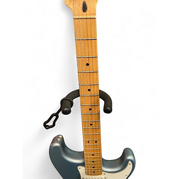 Used 2001 Fender Standard Stratocaster ice blue Solid Body Electric Guitar