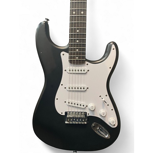 Used Squier debut stratocaster matte black Solid Body Electric Guitar