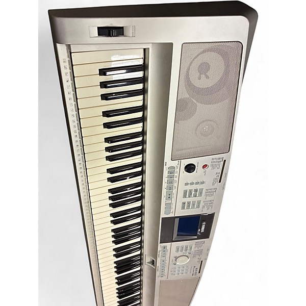 Used Yamaha DGX305 Digital Piano