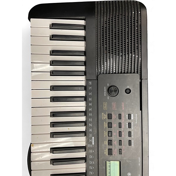Used Yamaha PSR E273 Synthesizer