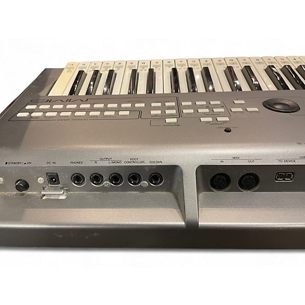 Used Yamaha MM6 61 Key Keyboard Workstation