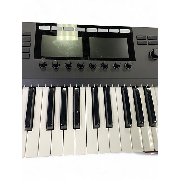 Used Native Instruments Komplete Kontrol S49 MK2 MIDI Controller