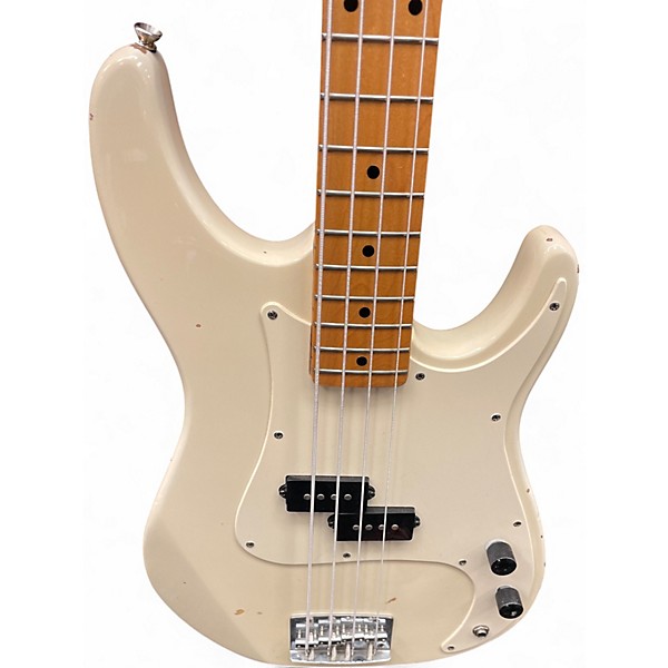 Used Peavey Fury White Electric Bass Guitar