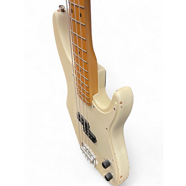 Used Peavey Fury White Electric Bass Guitar