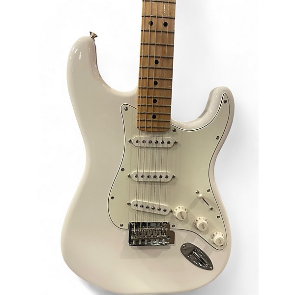 Used Fender Player Stratocaster Polar White Solid Body Electric Guitar