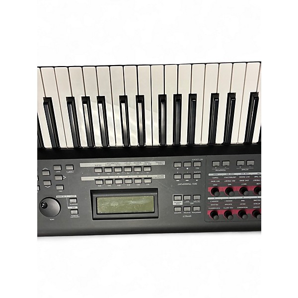 Used Yamaha MOXF6 61 Key Keyboard Workstation