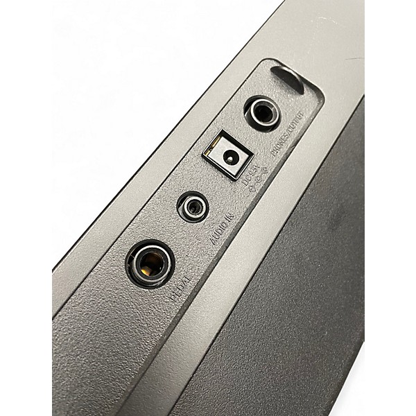 Used Yamaha CTX700 Keyboard Workstation