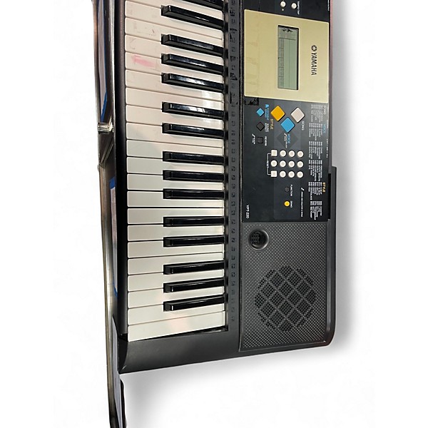 Used Yamaha YPT220 Portable Keyboard