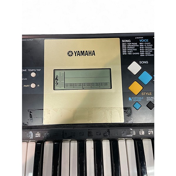 Used Yamaha YPT220 Portable Keyboard