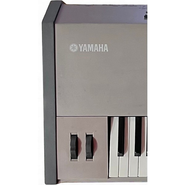 Used Yamaha Motif 8 88 Key Keyboard Workstation