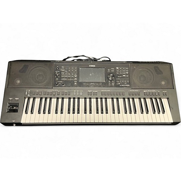 Used Yamaha PSRSX700 61 Key Arranger Keyboard