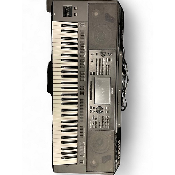 Used Yamaha PSRSX700 61 Key Arranger Keyboard