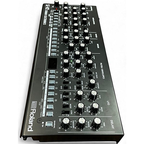 Used Roland SE02 Synthesizer